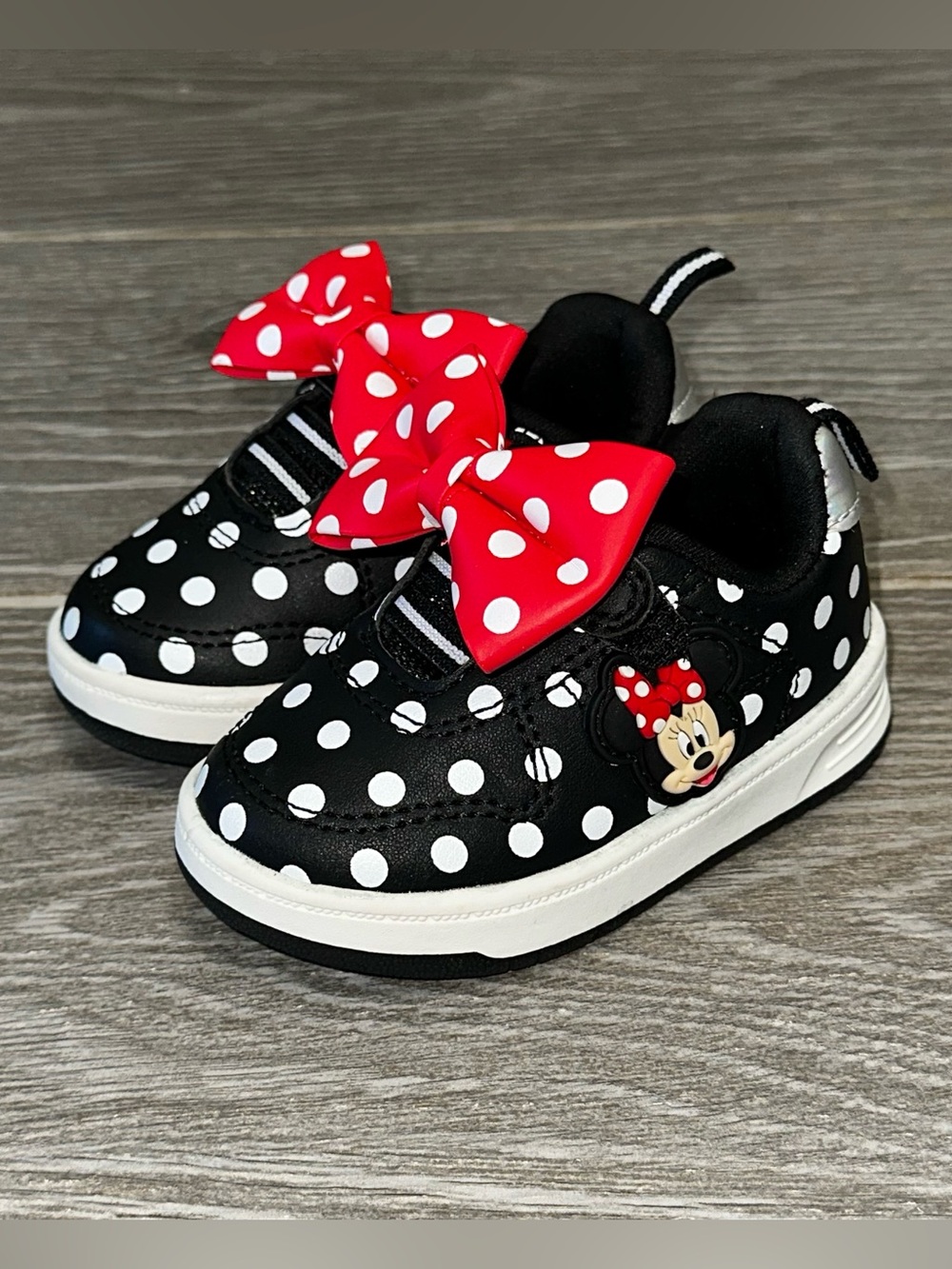 Disney Junior Minnie Mouse Polka Dot Sneakers Court Shoes Toddler Girl Size 4